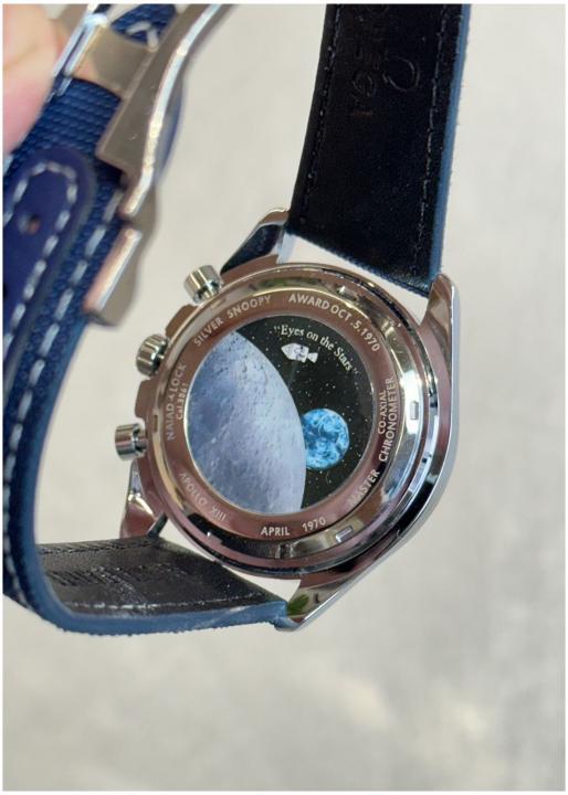 Omeg_a Speedmaster Silver Snoopy