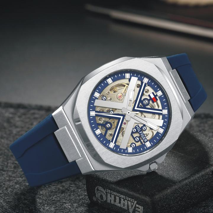 To.mmy Hilfiger Automatic Skeleton - J1104