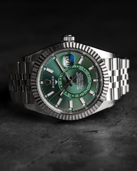 Role_x Oyster Perpetual Sky Dweller Silver-Green