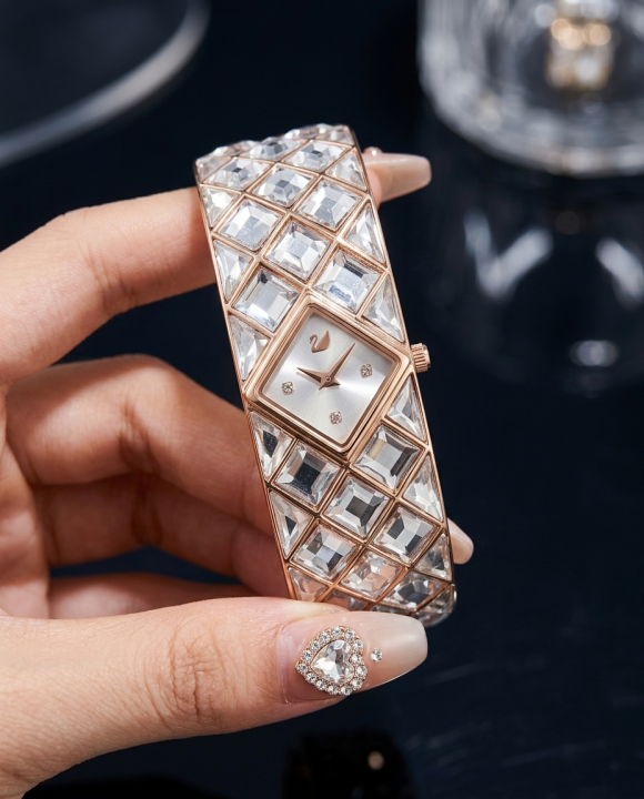 Swarovsk_i Curiosa Bangle Copper To White