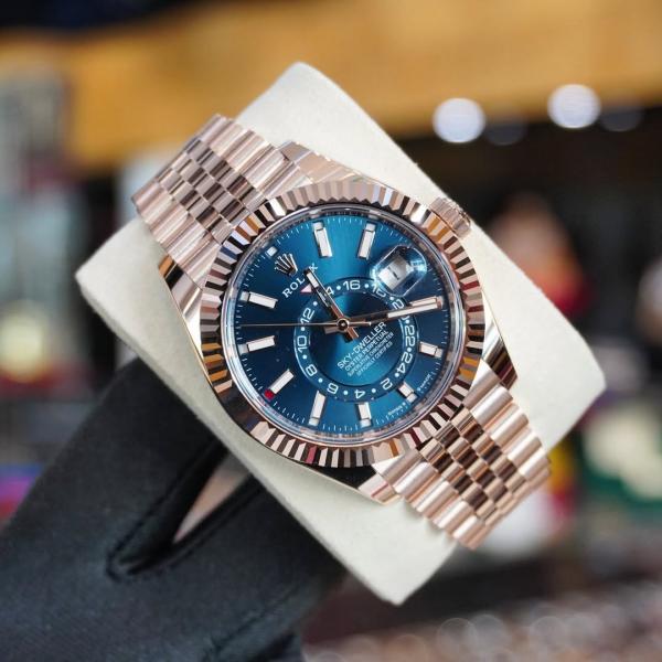 Role_x Oyster Perpetual Sky Dweller Copper-Blue