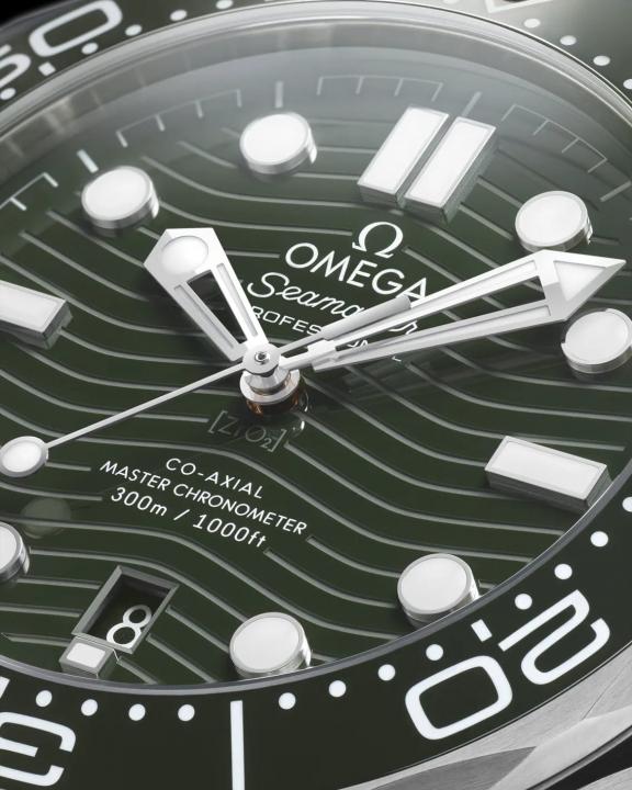 Omeg_a Seamaster Diver 300M Automatic Silver-Green