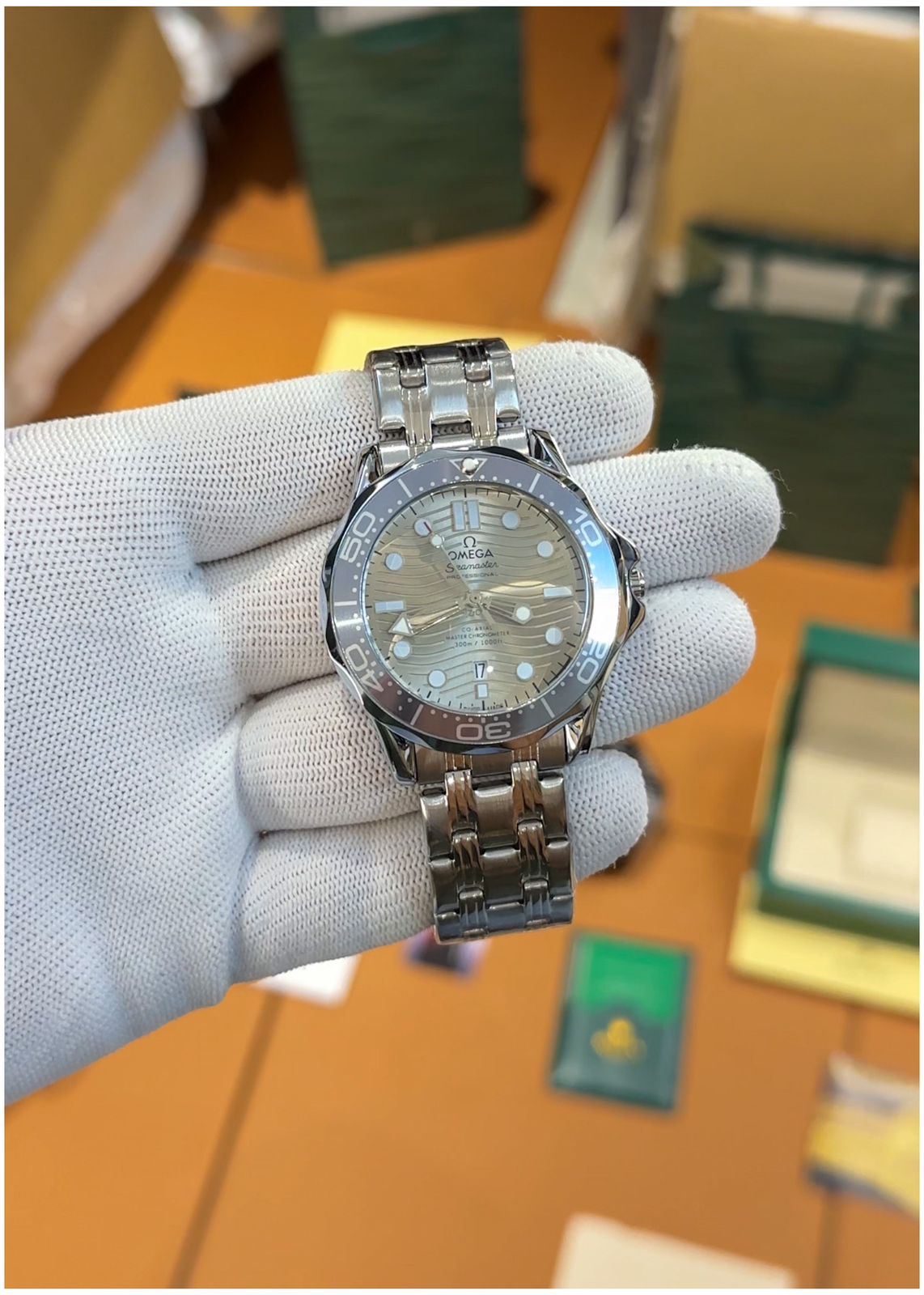 Om.ega Seamaster Diver 300m - J1374