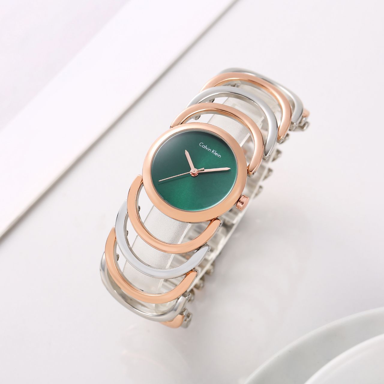 Calvi_n Klein Bangle for her