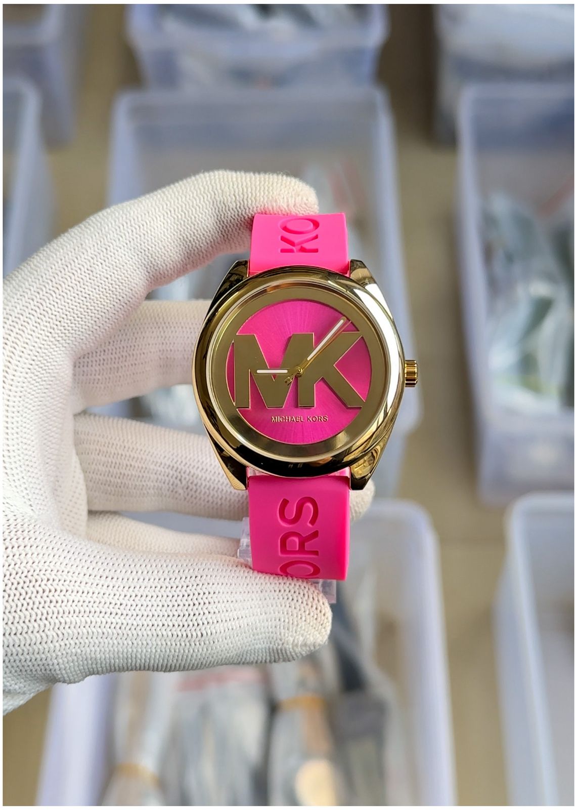 Mic.hael Kors Janelle Japan for her