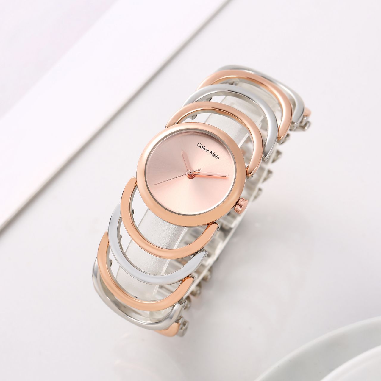 Calvi_n Klein Bangle for her