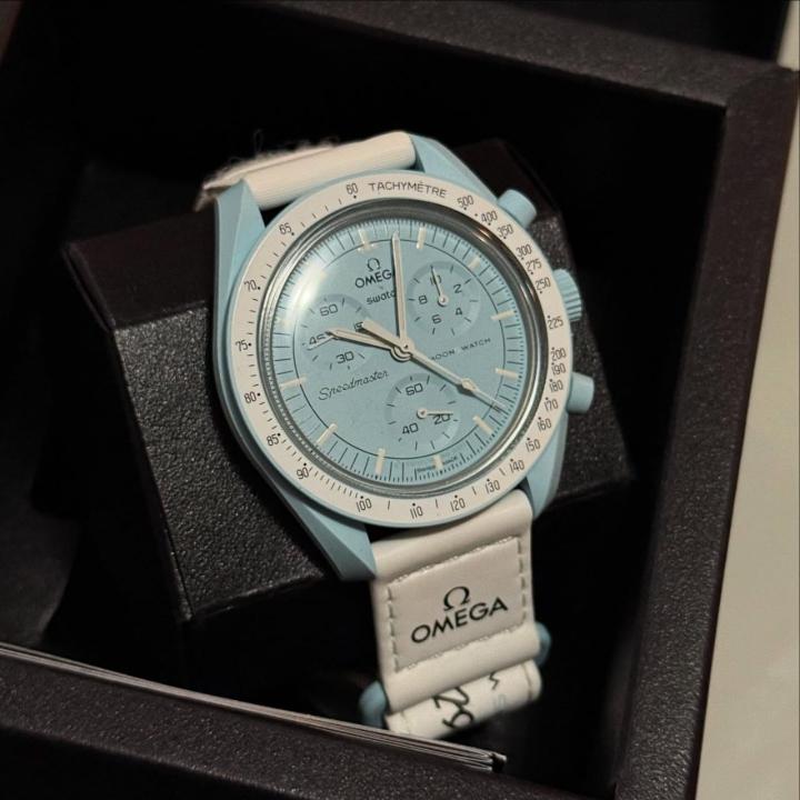 Om.ega Speedmaster x S watch Limited editions