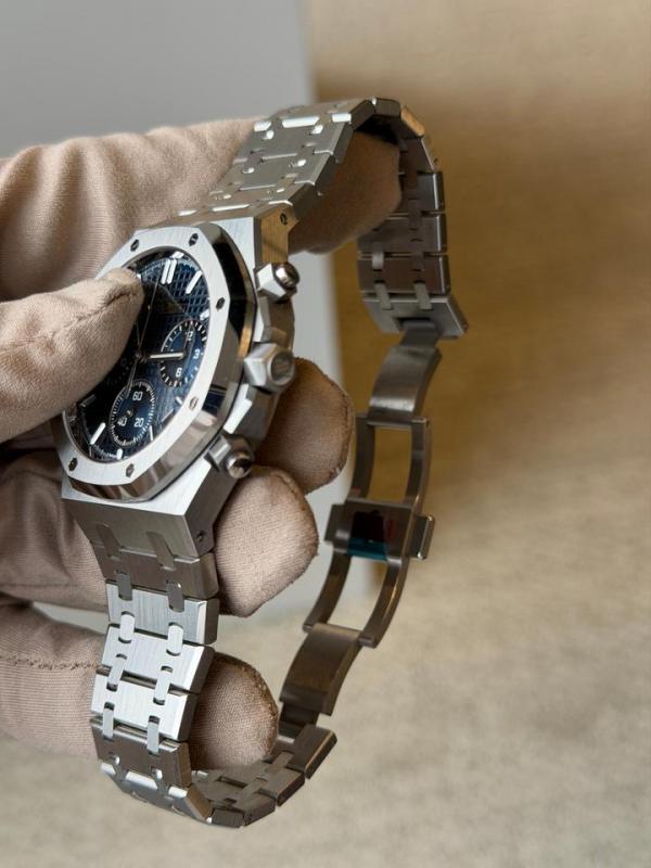Audemars pigue_tRoyal Oak Chronograph Blue