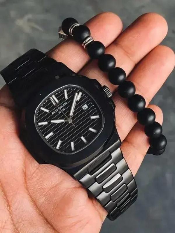 Pa.tek philippe Nautilus Quartz black white