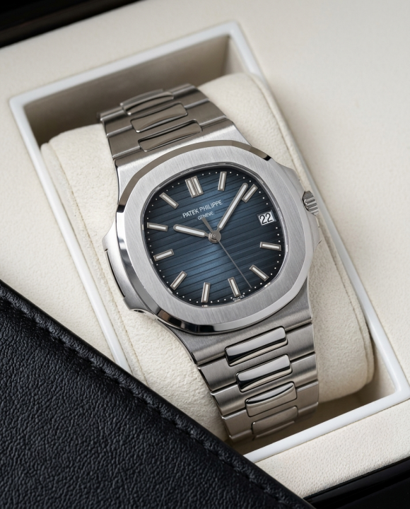 Pat.ek__Nautilus Quartz silver blue