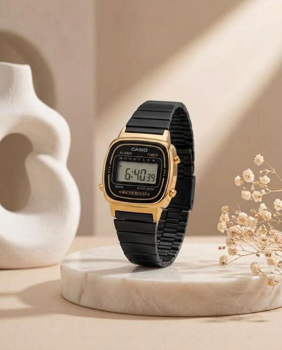Ca.sio Womens Vintage LA670 Black-Gold-Black