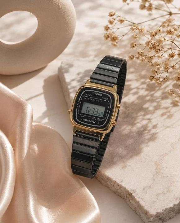 Ca.sio Womens Vintage LA670 Black-Gold-Black