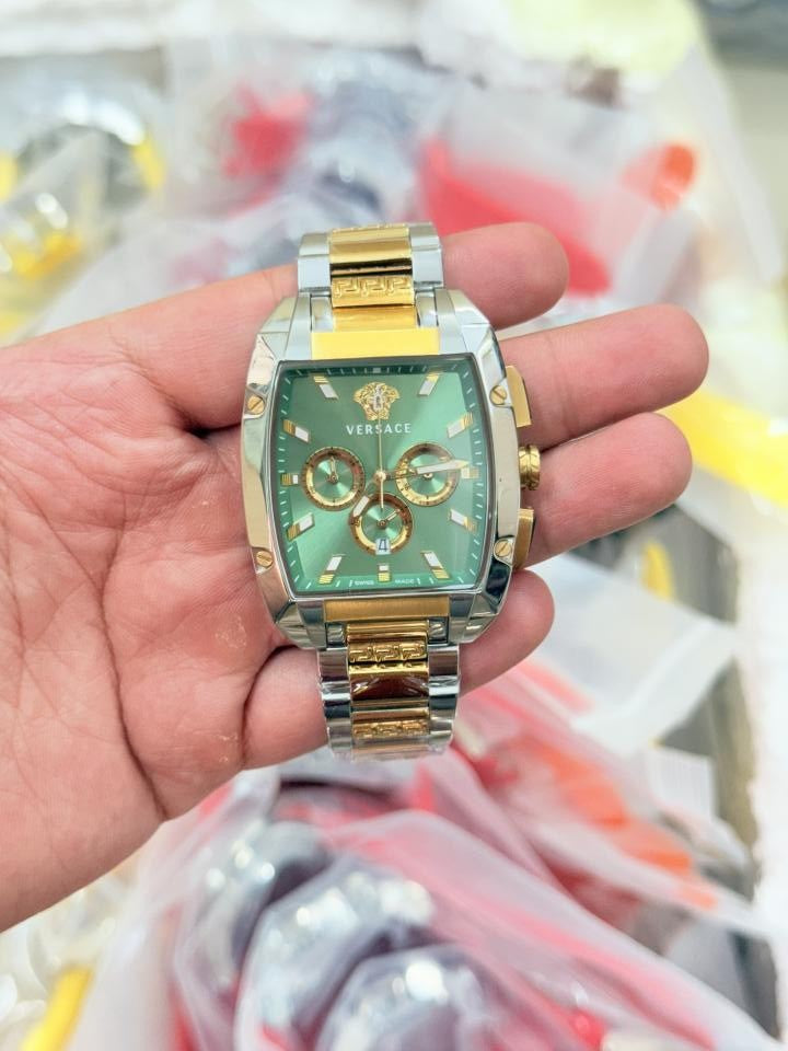 Ve.rsace Gold Green Square Chain Reaction