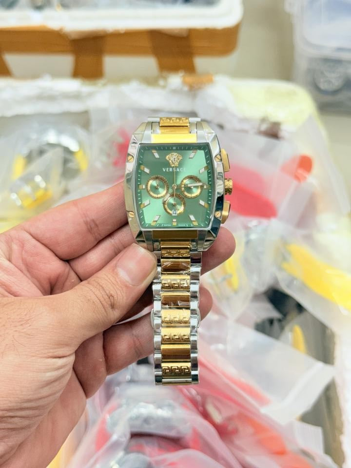 Ve.rsace Gold Green Square Chain Reaction