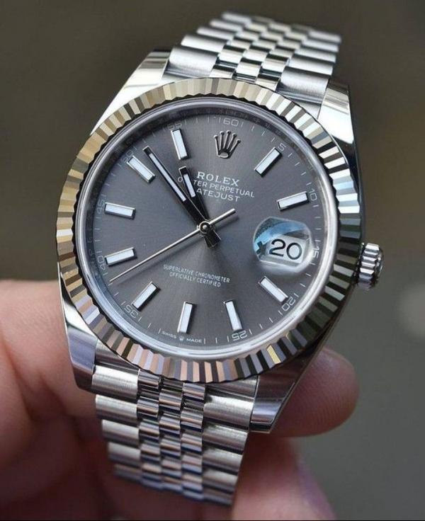 Role_x Oyster Perpetual Date Just Silver-Grey