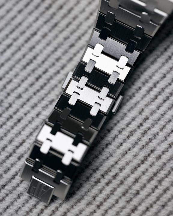 Audemar_s Piguet Royal Oak Quartz Silver-Black