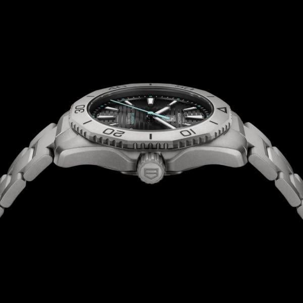 TAG Heue_r Aquaracer Professional 200 Date Automatic Taitanum mate
