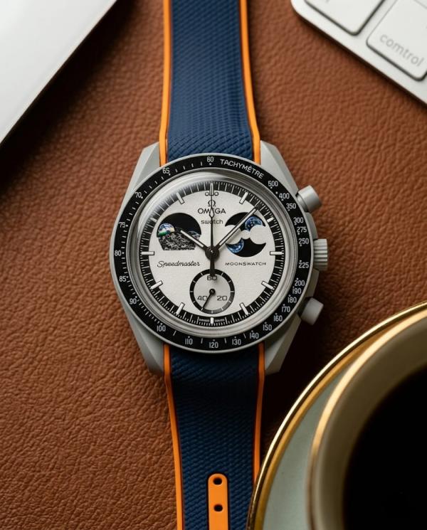 Omeg_a Moon Watch Limited Edition Blue