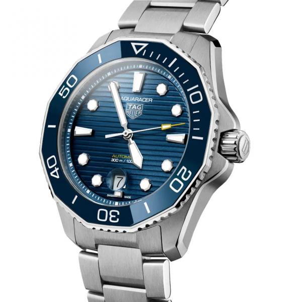Tag Heue_r Aquaracer Professional 300m date automatic japan