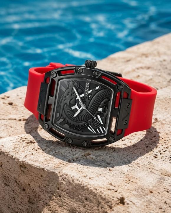 Gue.ss Trend Legend Dragon Red Black