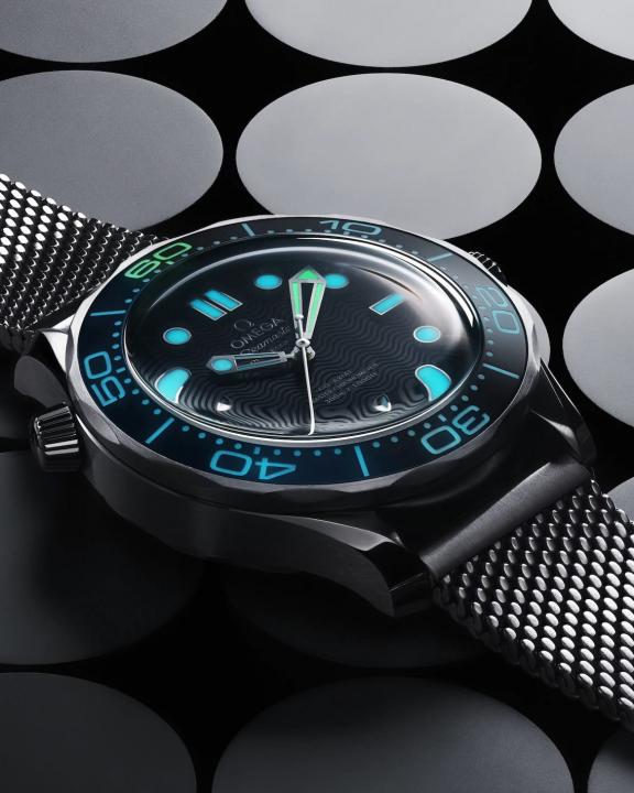 Omegg_a Seamaster Diver 300 Automatic