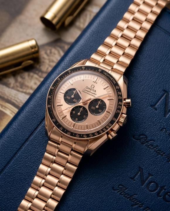 Omegg_a Speedmaster Professional Moonwatch Copper-Pink
