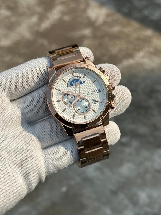 To.mmy Hilfiger
