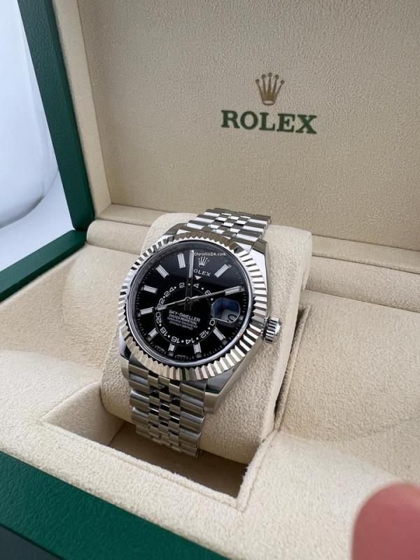 Rolee_x Oyster perpetual Sky Dweller Z-R Premium