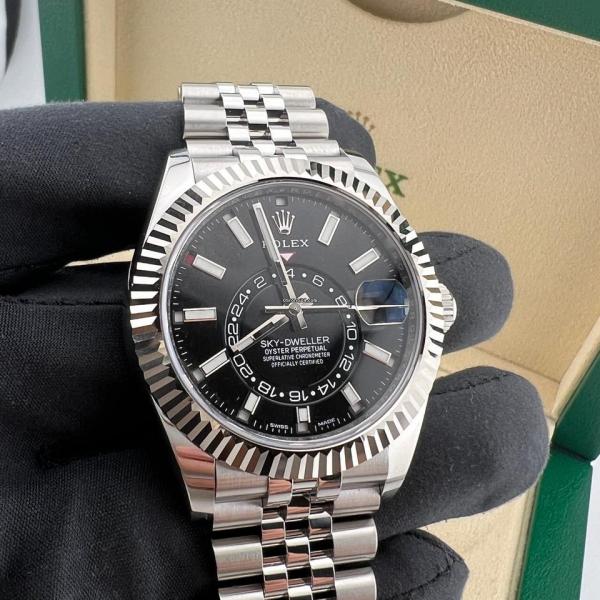 Rolee_x Oyster perpetual Sky Dweller Z-R Premium