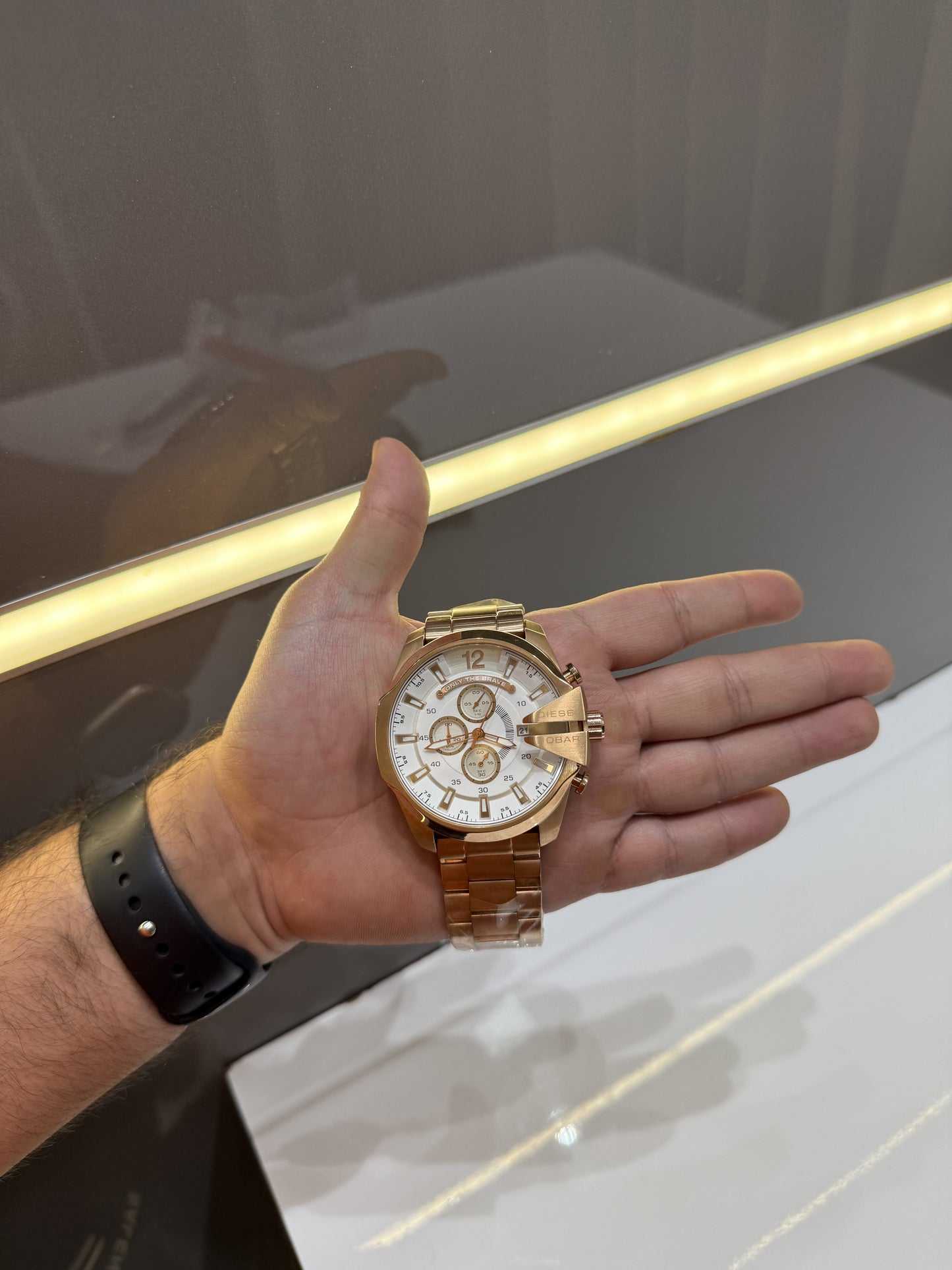 Diese.l 10 Bar Gold Whtie