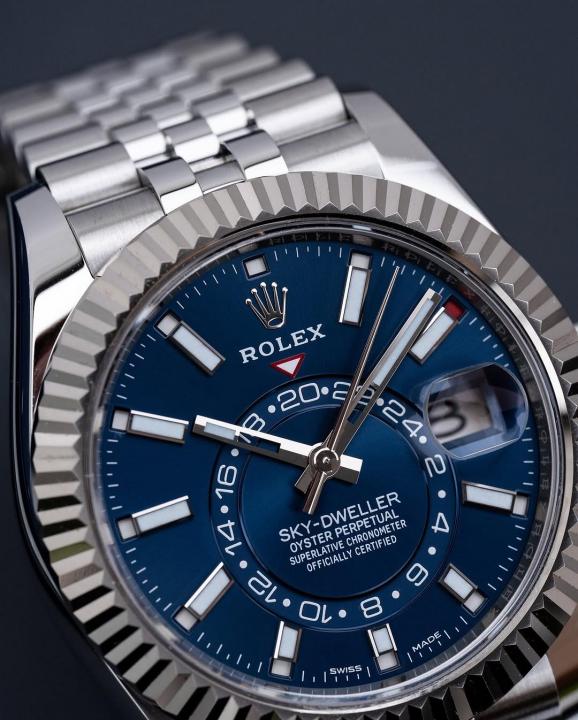 Role_x Oyster Perpetual Sky Dweller Silver-Blue