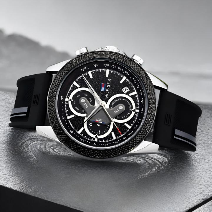 Tomm_y Hilfiger Clark