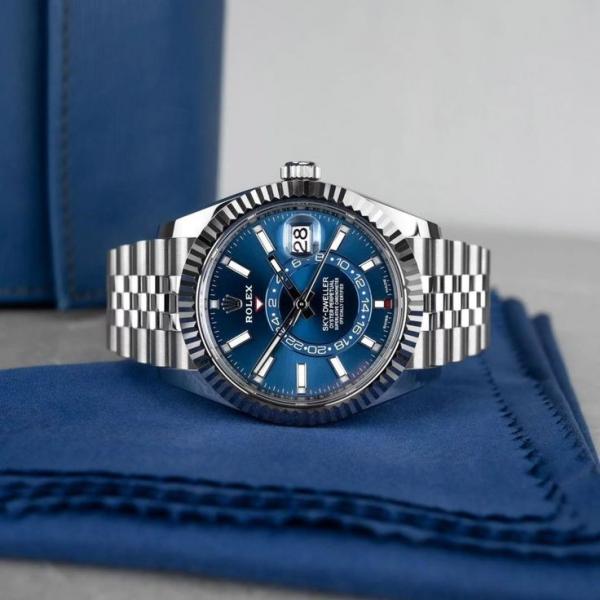 Role_x Oyster Perpetual Sky Dweller Silver-Blue