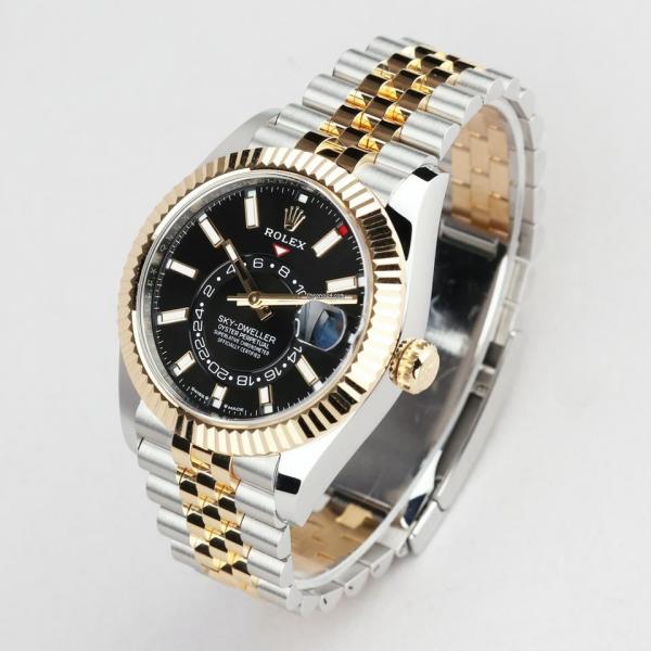 Rolee_x Oyster perpetual Sky Dweller Z-R Premium