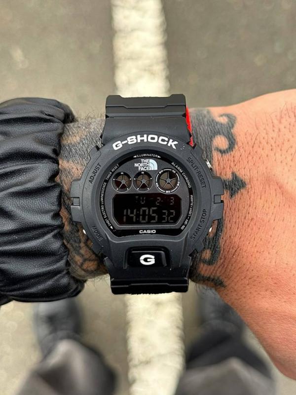 Ca.sio G-Shock x Supreme x Special Edition black and white