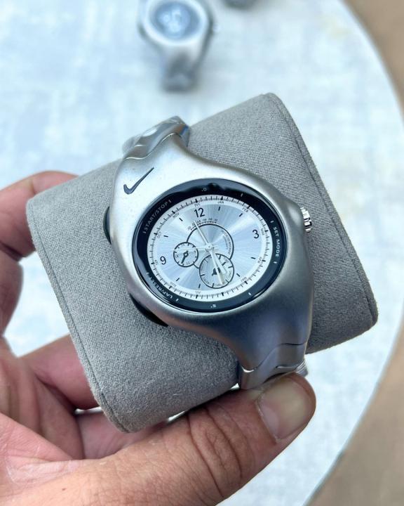 Nik_e Triax Armored Chronograph Silver-White