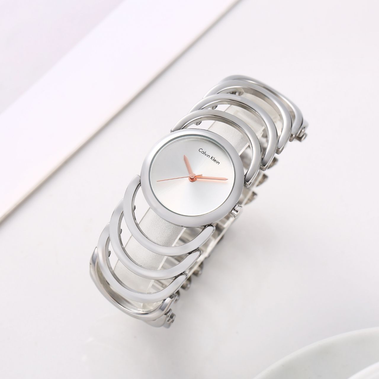 Calvi_n Klein Bangle for her