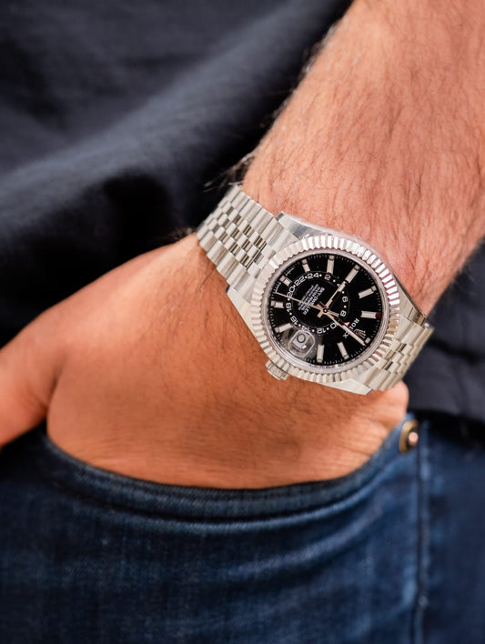 Role_x Oyster Perpetual Sky Dweller Silver-White & Black