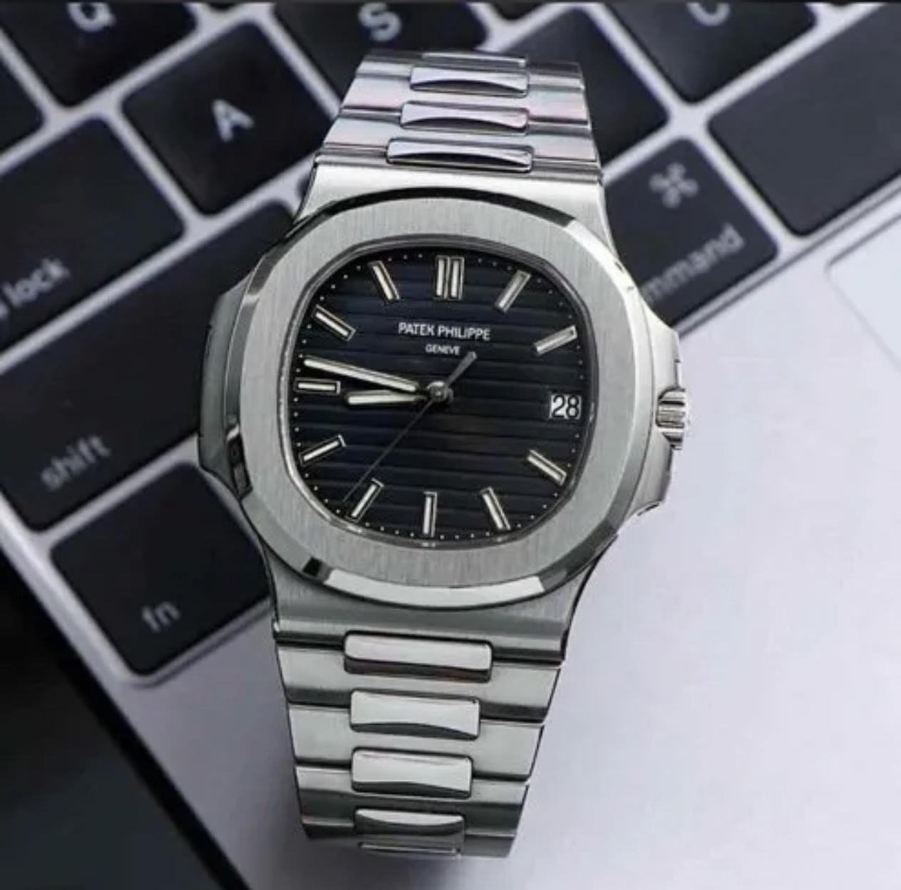 Patek_Philippe Nautilus Quartz