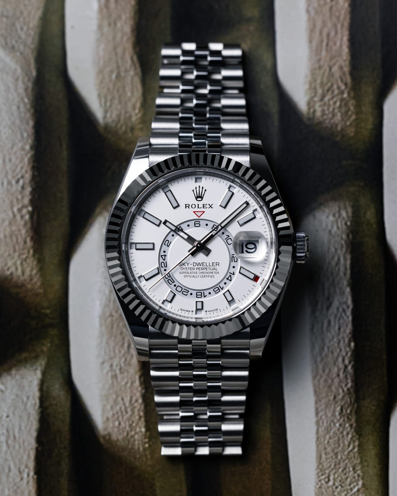 Role_x Oyster Perpetual Sky Dweller Silver-White & Black