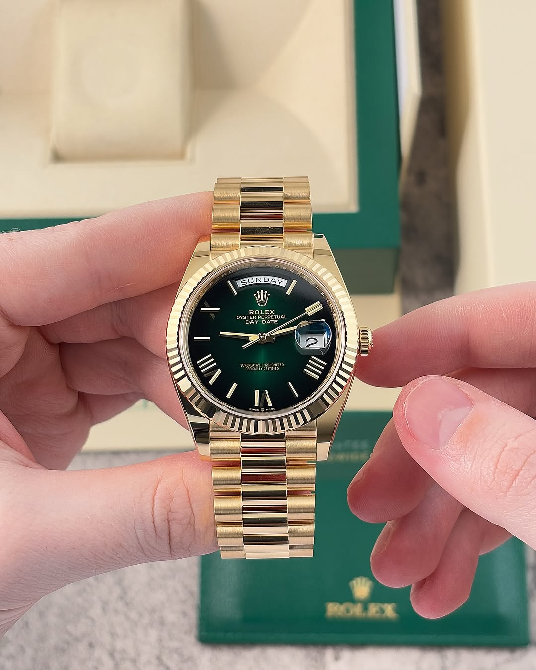 Rol.ex Oyster Perpetual Day Date 40 Battery Gold-Green Working Like Automatic