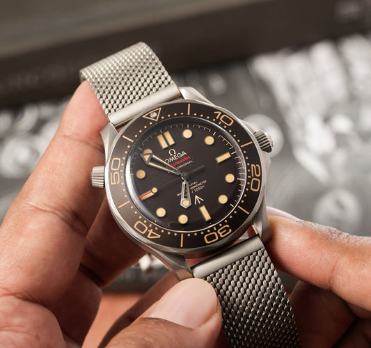 Om.ega Seamaster Diver 300M James bond