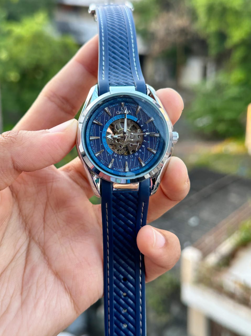 Om.ega Seamasters World Map Series