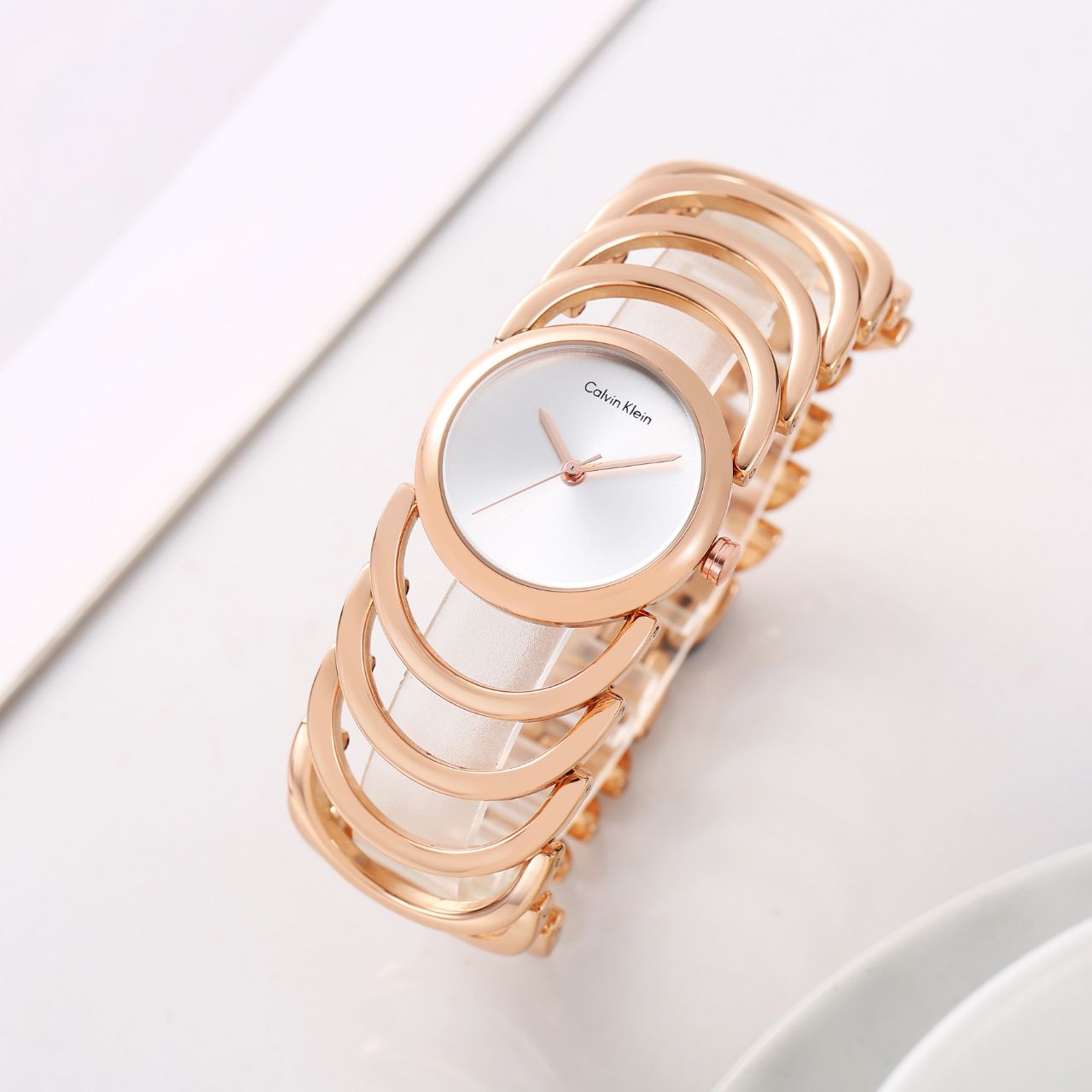 Cal.vi_n Klein Bangle for her
