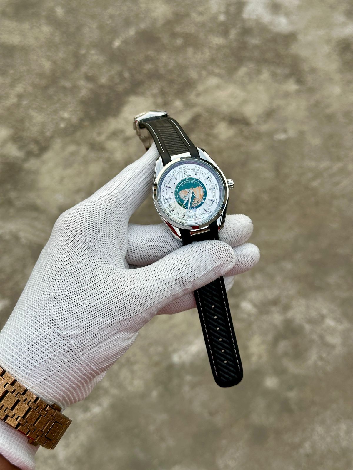 Om.ega Seamaster