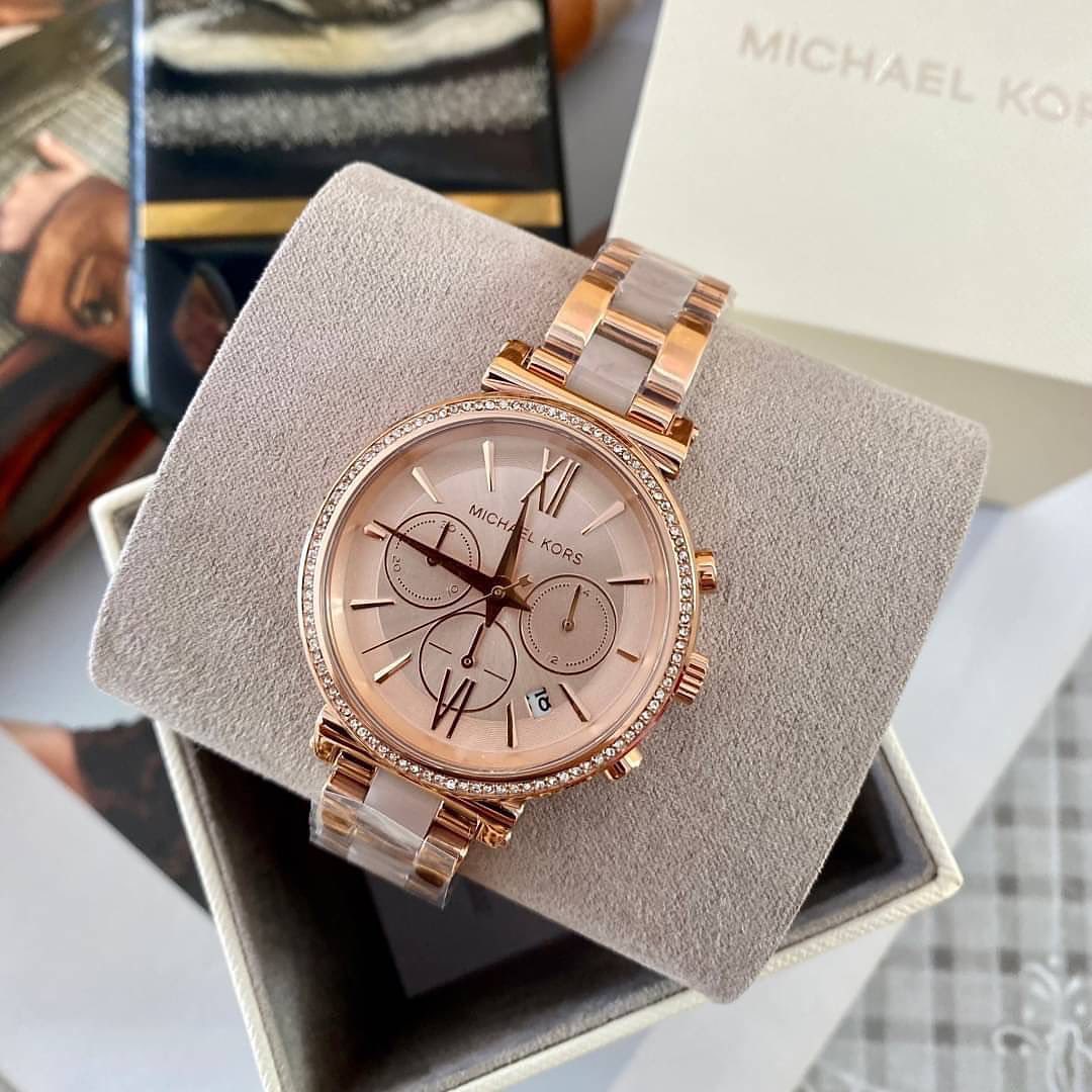 Mic.hael Kors Sofie for her