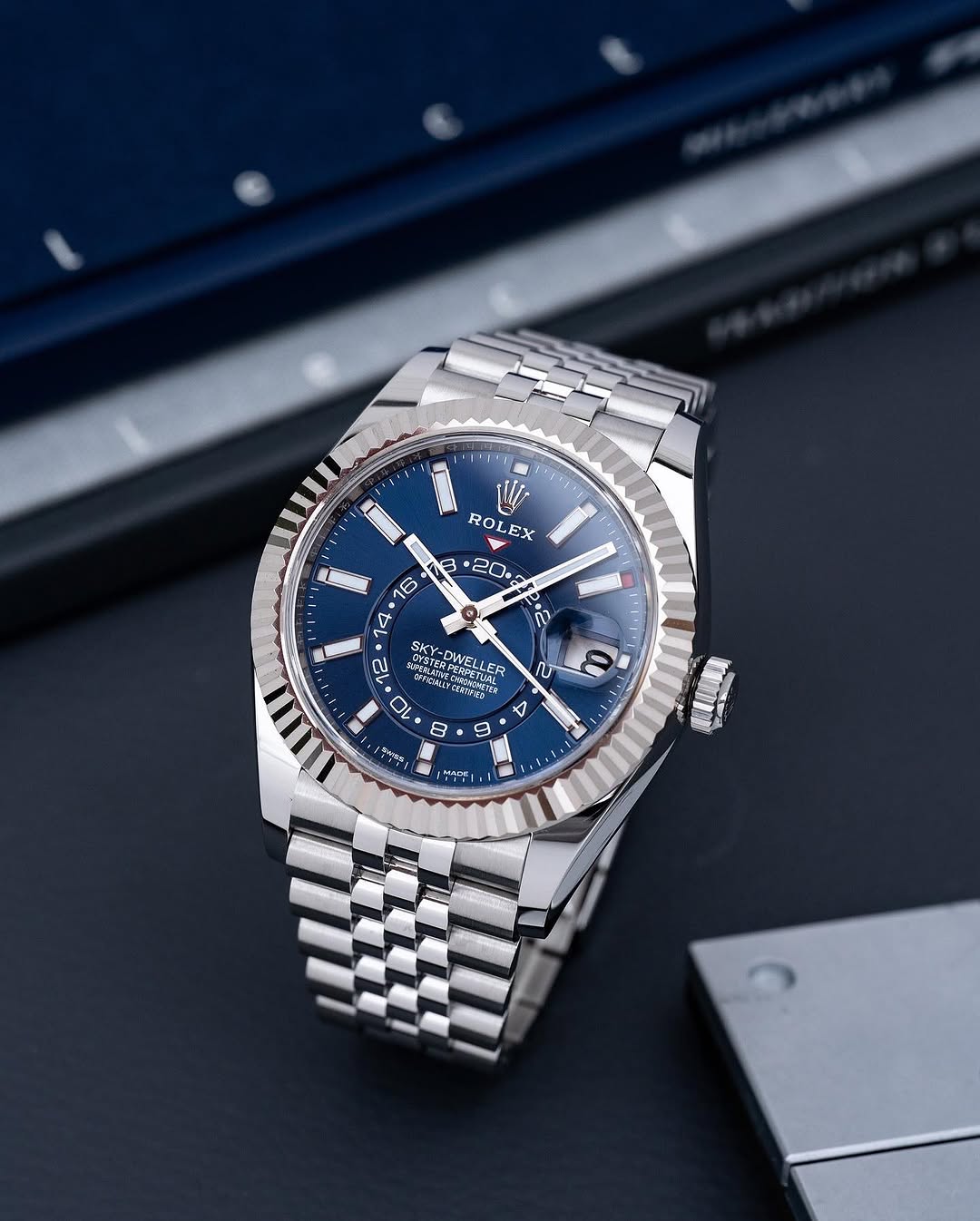 Rol.ex Oyster Perpetual Sky Dweller Silver Blue
