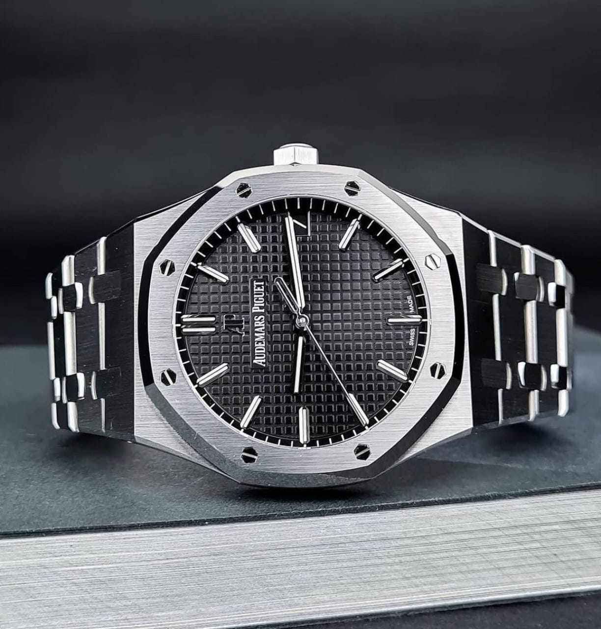 Aude.mars Piguet Royal Oak Quartz Silver-Black