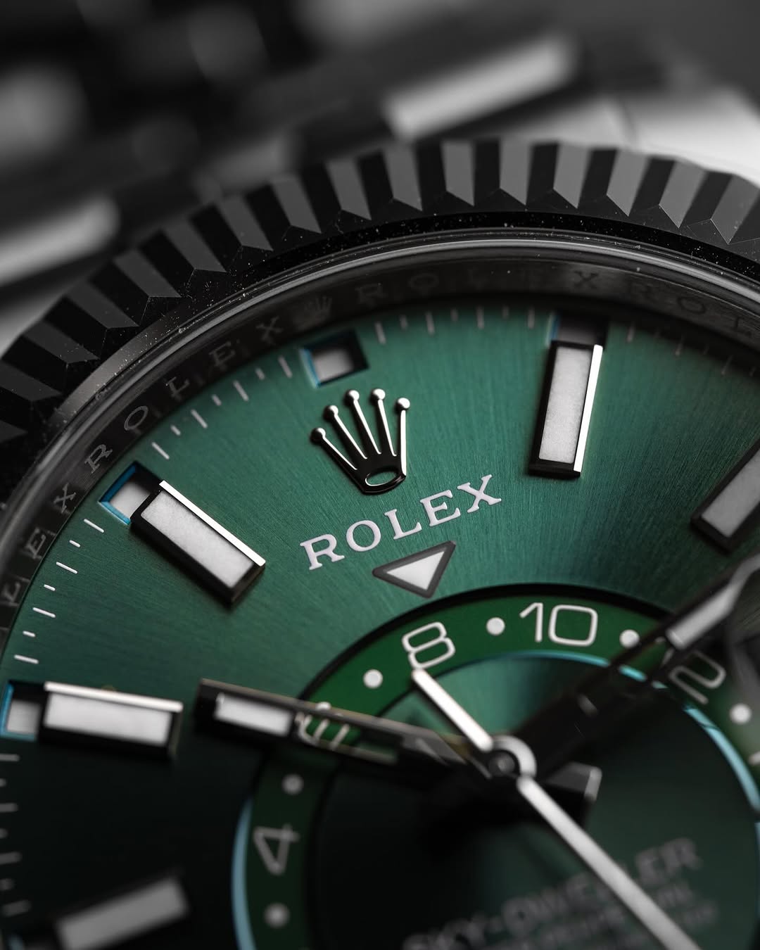 Rol.ex Oyster Perpetual Sky Dweller Silver  Green